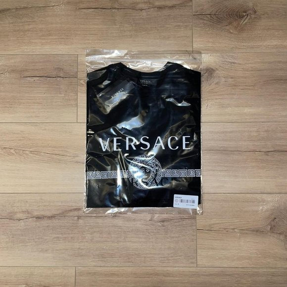 Versace Men's Black T-shirt - Picture 6 of 6